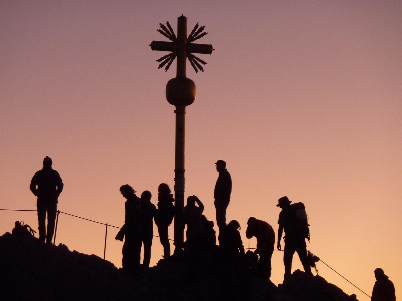 8月26日国内油价或将大幅下调/油价终于将迎来下调 8月26日国内油价或将大幅下调/油价终于将迎来下调