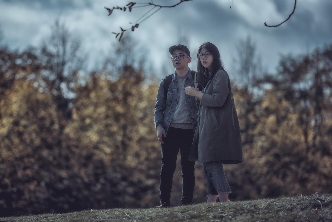 【5岁双胞胎独自在家不慎坠楼/5岁双胞胎坠楼弟弟身亡哥哥幸存】