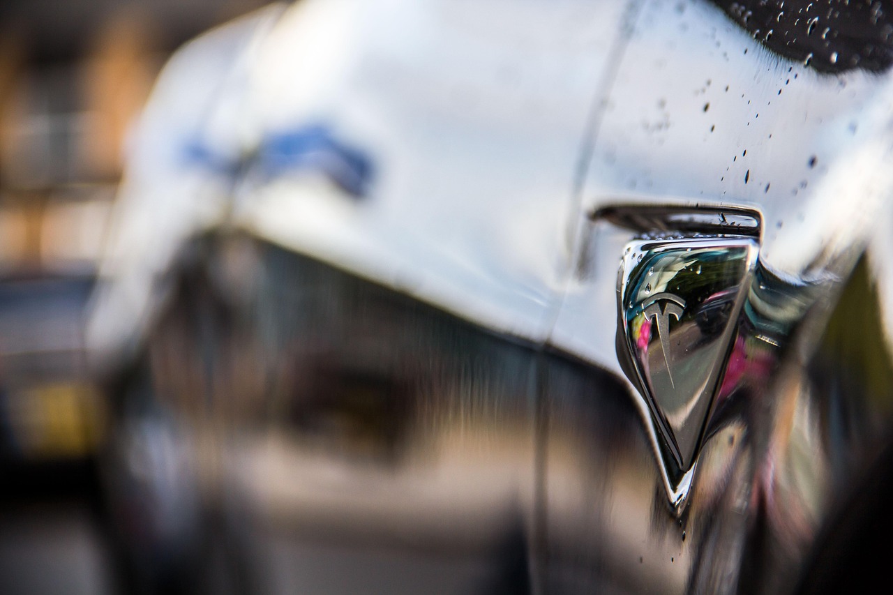 油电混合车上蓝牌还是绿牌（油电混动上蓝牌还是绿牌）