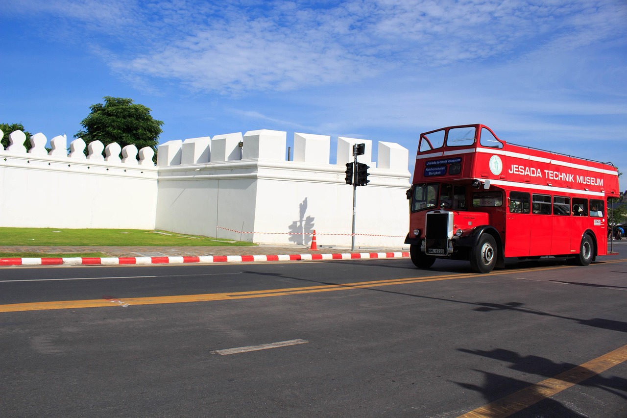 十月一高速免费吗免费几天（十月一高速对哪些车辆免费）