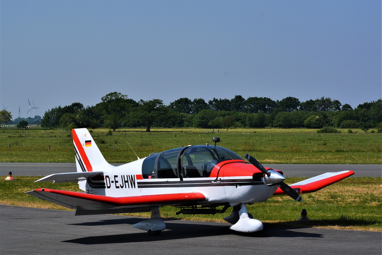 【湛江机场什么时候投入使用/湛江机场什么时候关闭】