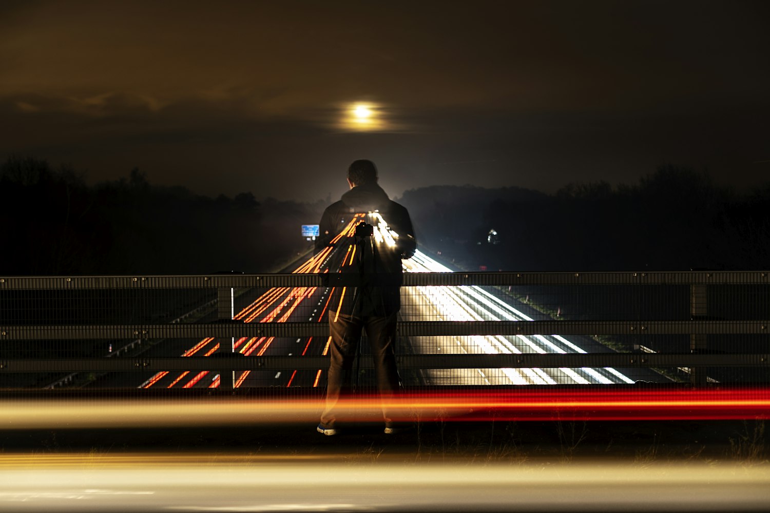 【上高速免费下高速过了免费时间需要再拿卡上高速吗?,免费时间上高速下高速过了免费时间怎么算】